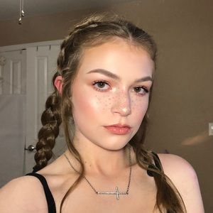 Meet your Posher, Lindsey